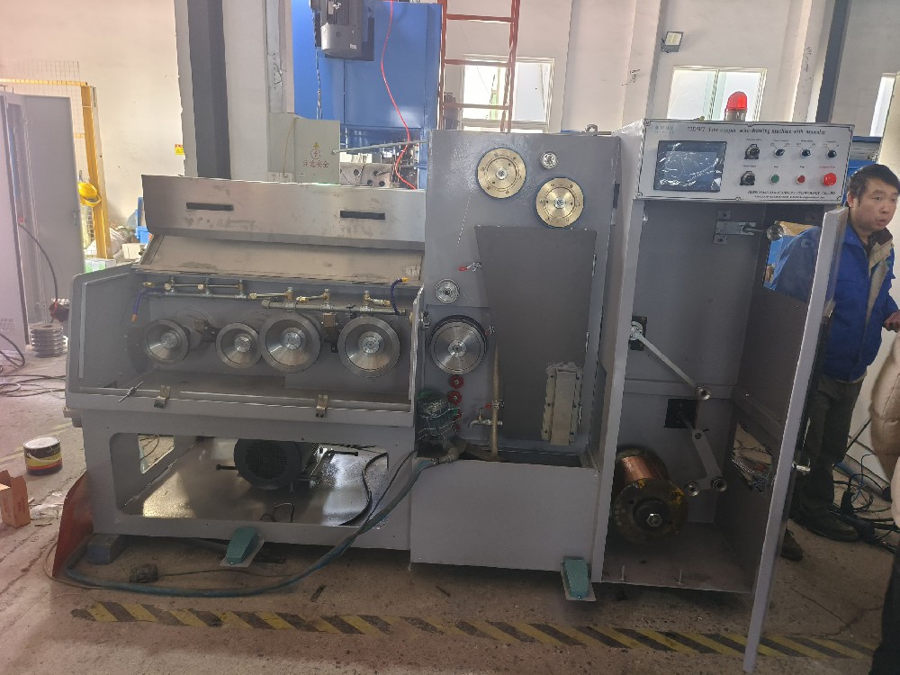 Fine wire drawing machine